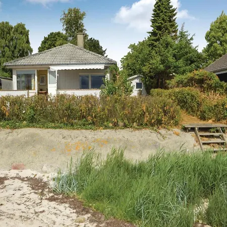 Vakantiehuis Three-bedroom Holiday In